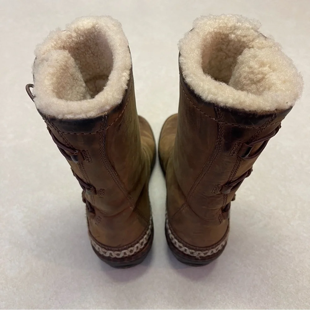 Ugg Kona Boots Chestnut Suede Leather Shearling Sheepskin Lined Toggle size 6